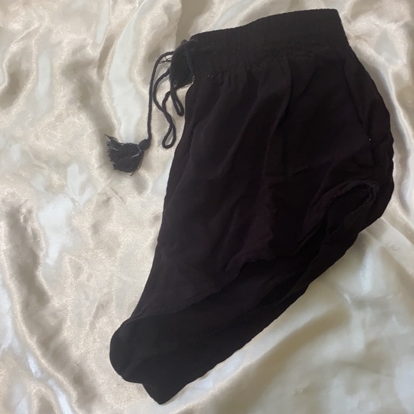 Black high waisted stretch shorts - Picture 2 of 2